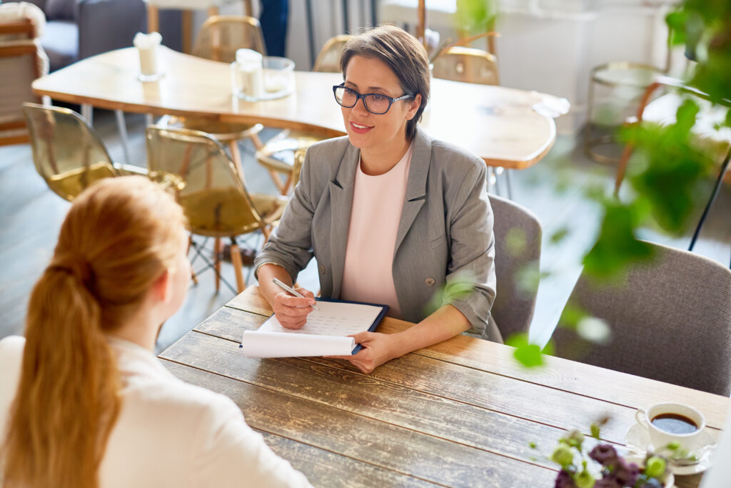 Caseworker consult jobseeker Caseworker is consulting a jobseeker